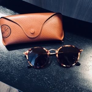 Ray-Ban Round Fleck in Tortoise & Brown Classic